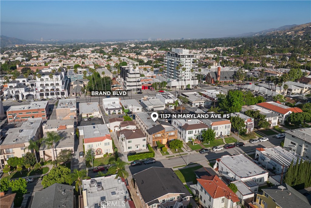 1137 N Maryland Avenue 5