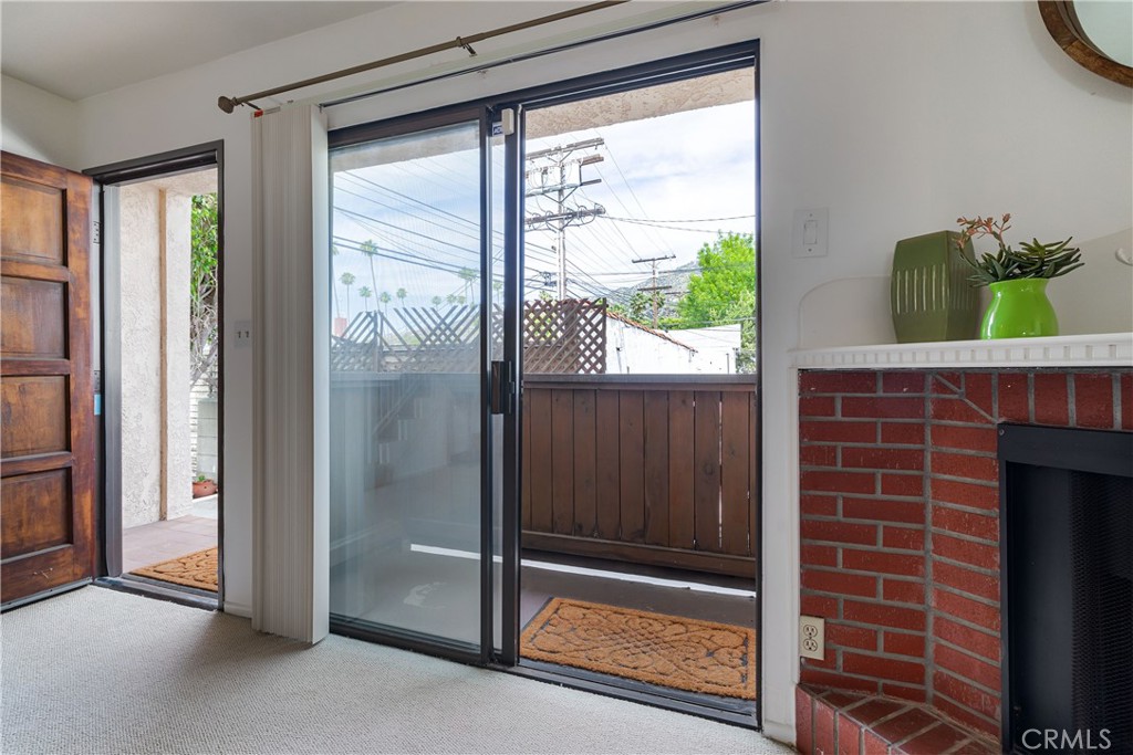 1137 N Maryland Avenue 5