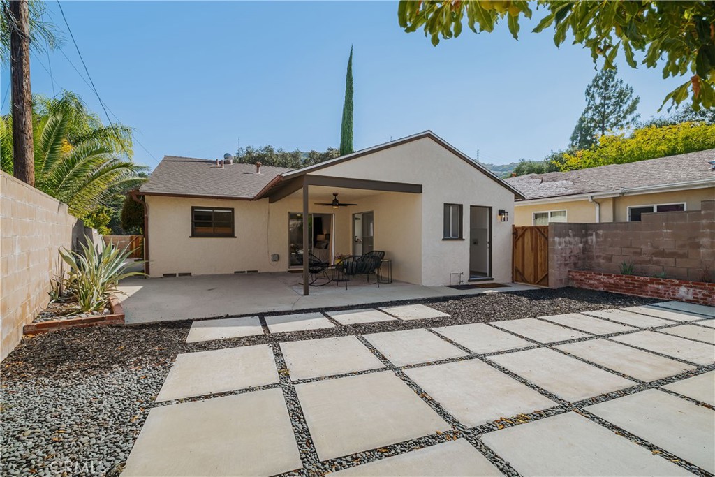 3550 La Crescenta Avenue