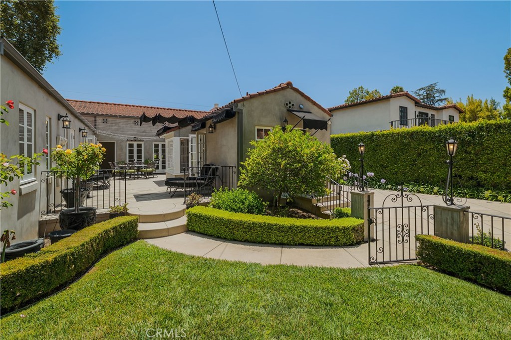 1243 Rossmoyne Avenue