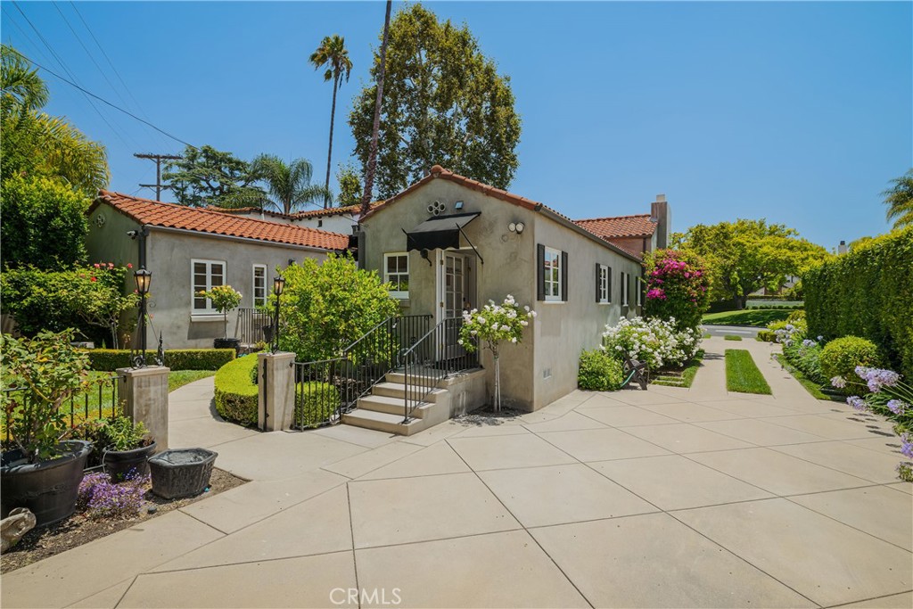 1243 Rossmoyne Avenue