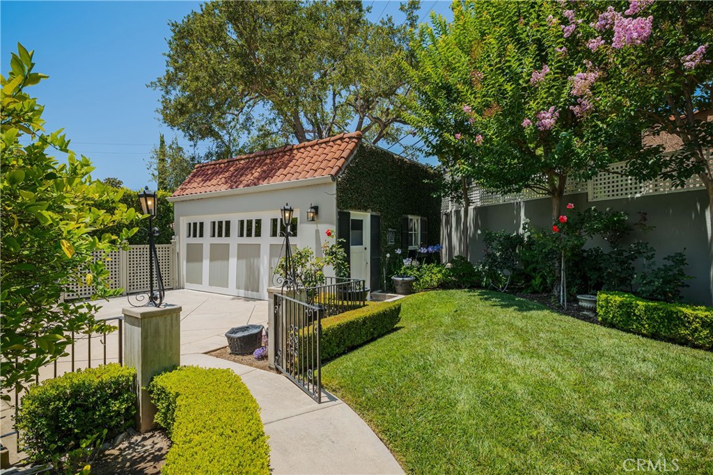 1243 Rossmoyne Avenue