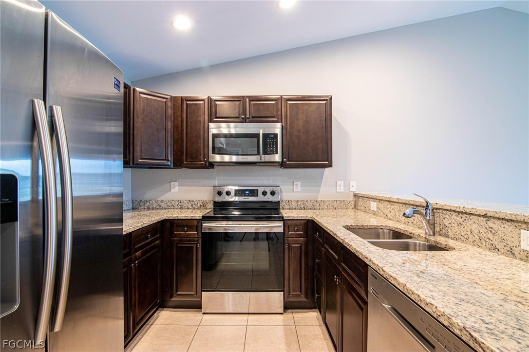 723 SW 40th TER