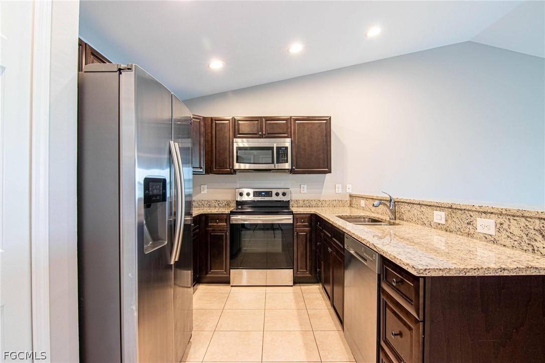 723 SW 40th TER