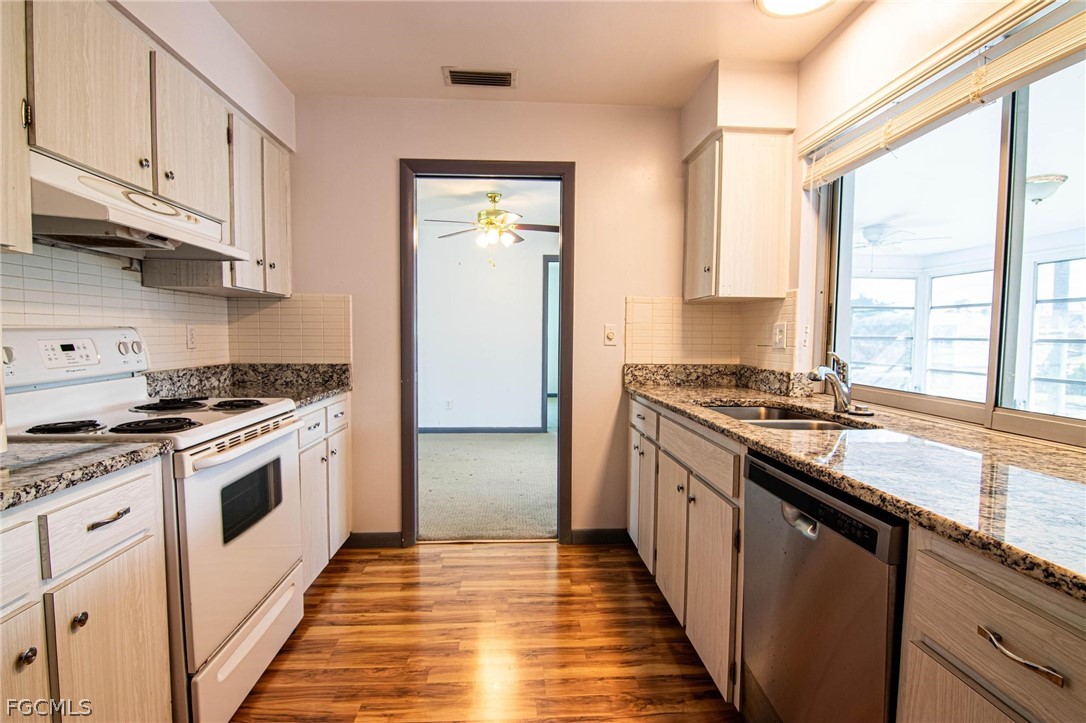 2112 Cornwallis PKWY