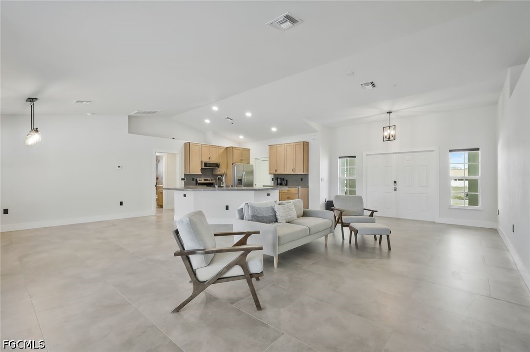 2200 NE 9th AVE