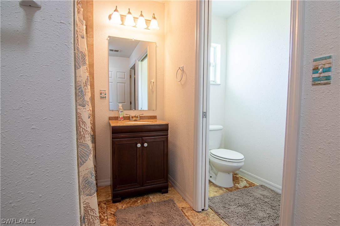 127 NW 13th PL
