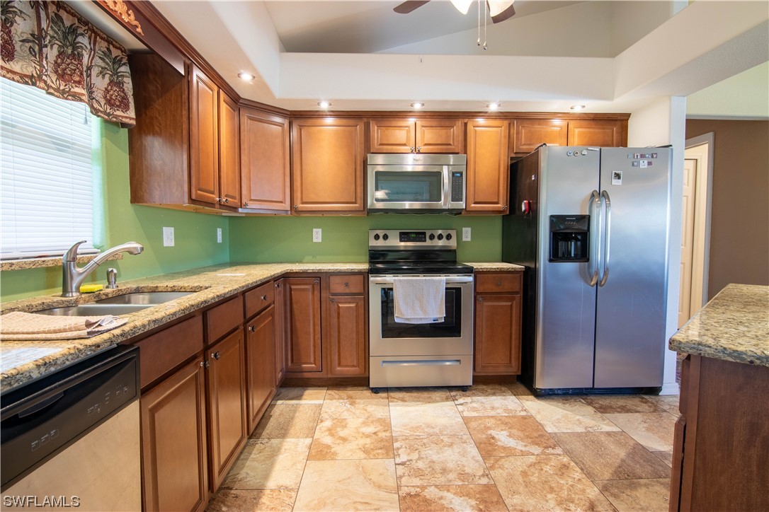 127 NW 13th PL