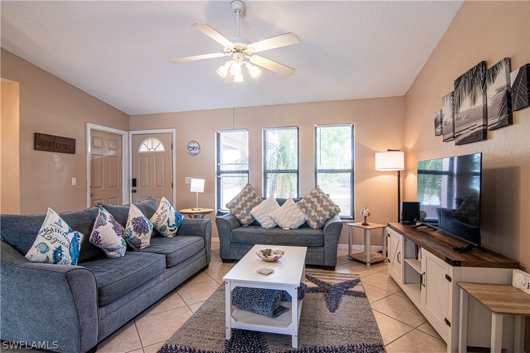 704 SE 11th PL