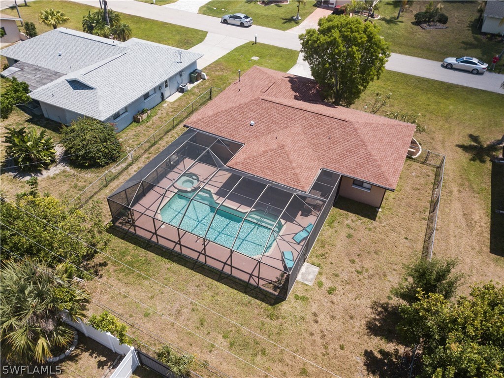 704 SE 11th PL