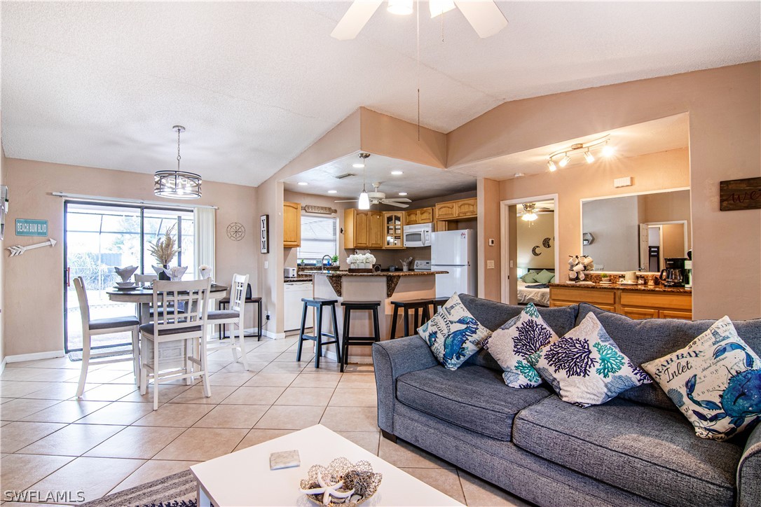 704 SE 11th PL