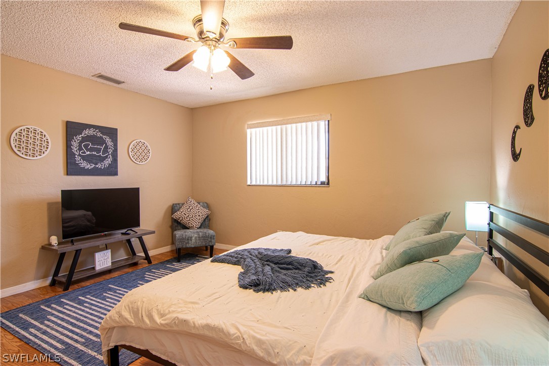 704 SE 11th PL