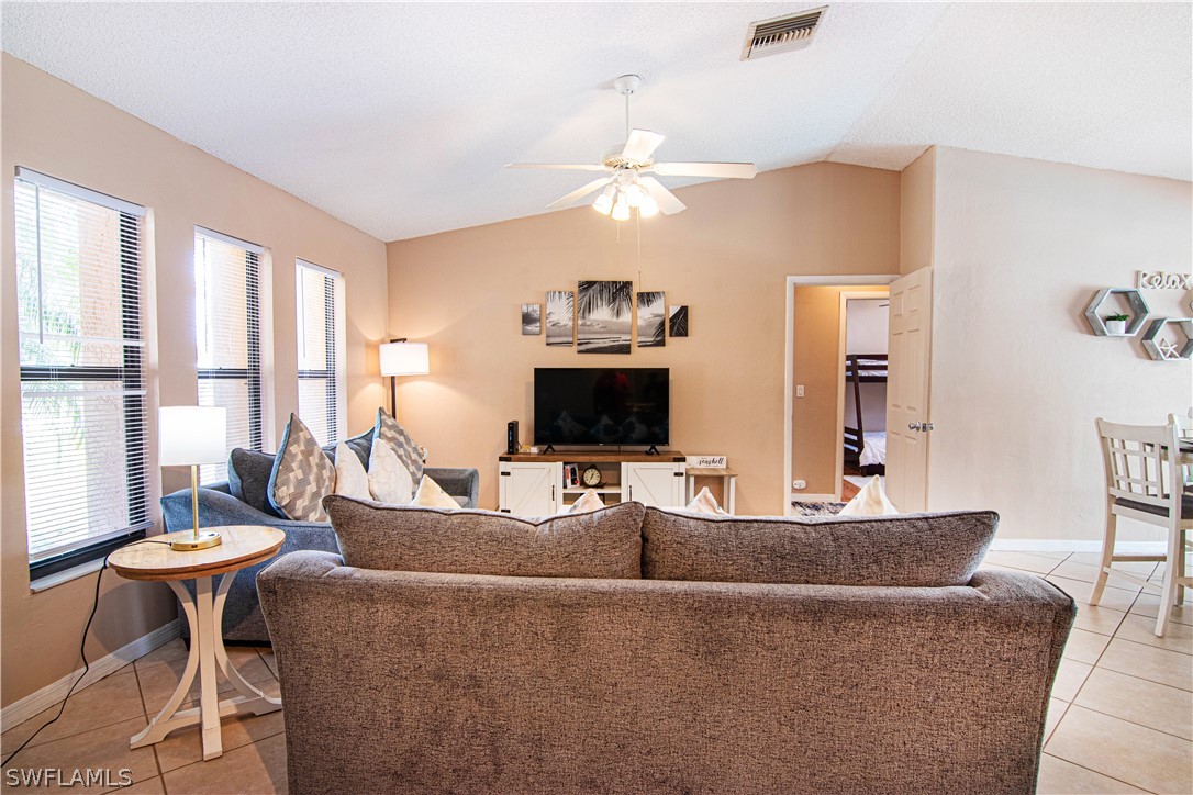 704 SE 11th PL
