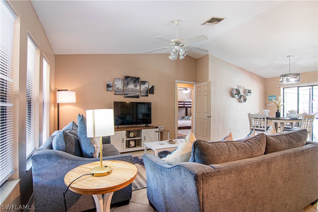 704 SE 11th PL