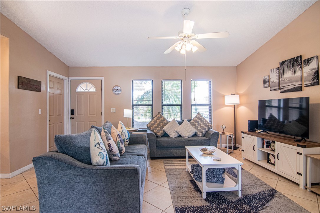 704 SE 11th PL