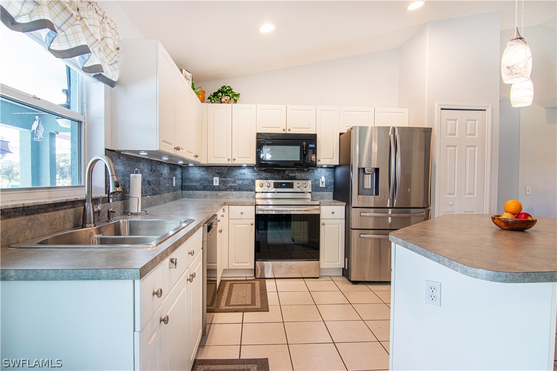 1715 NE 10th AVE