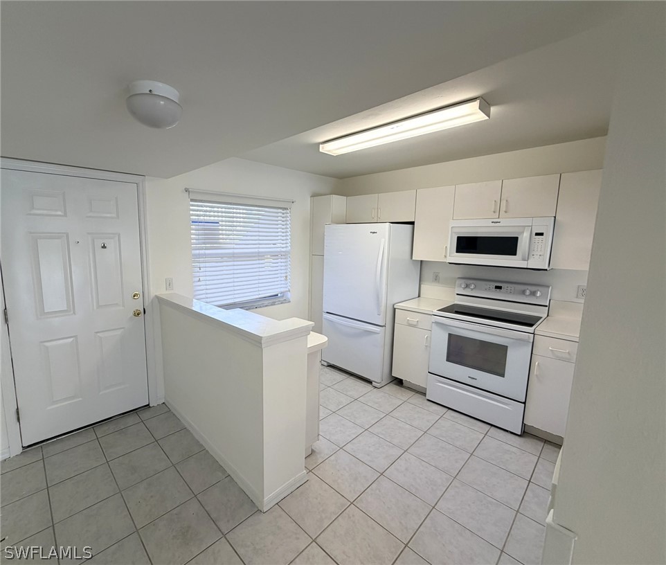 5709 Foxlake DR Apt 2