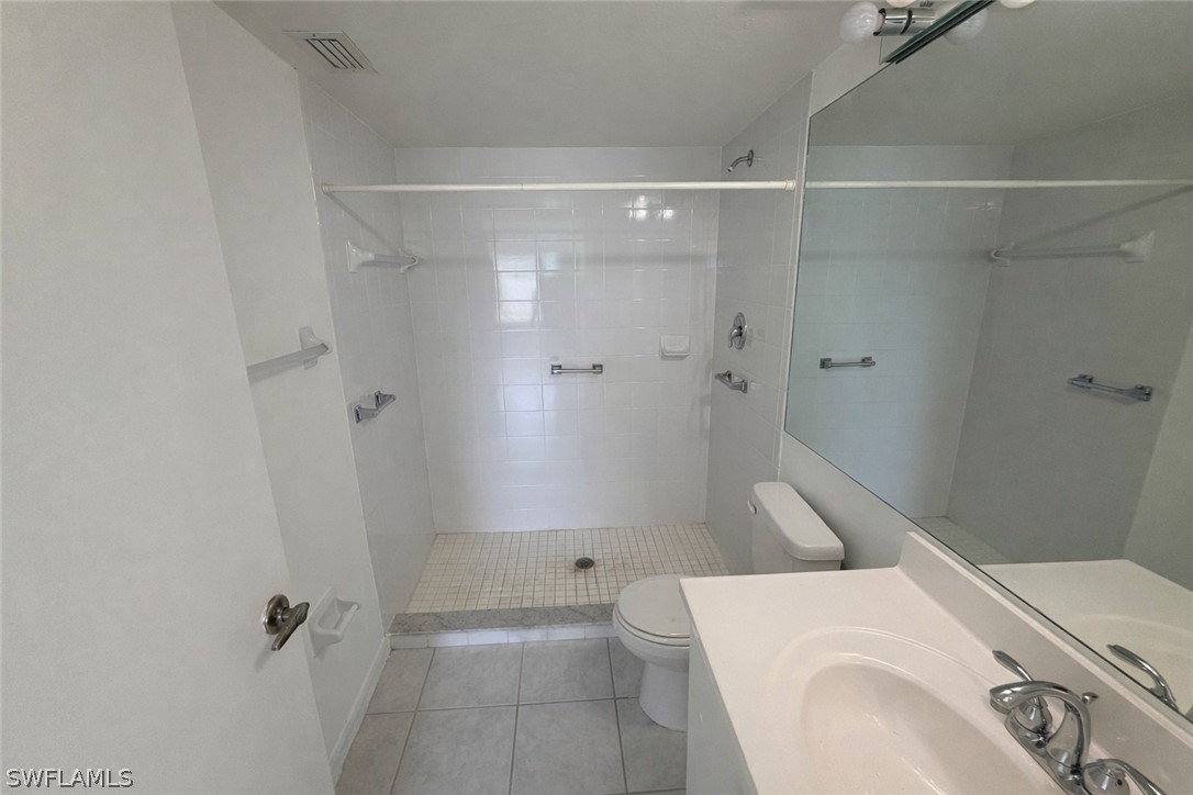 5709 Foxlake DR Apt 2