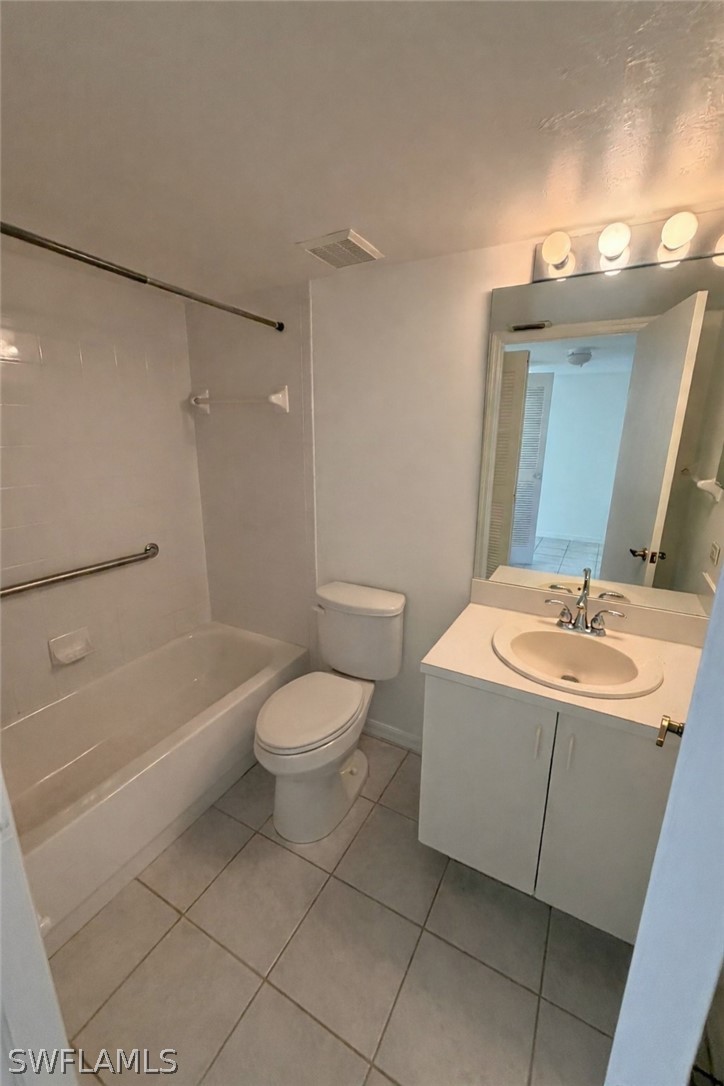 5709 Foxlake DR Apt 2
