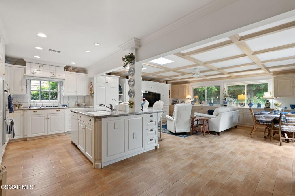 6477 Tamarind Street