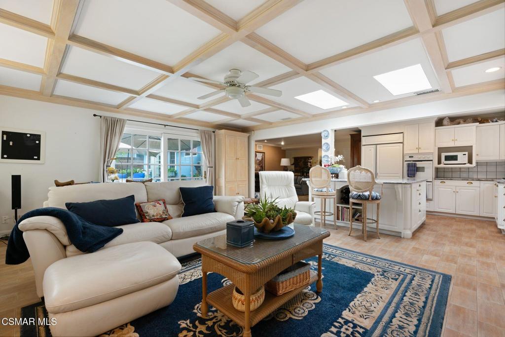 6477 Tamarind Street