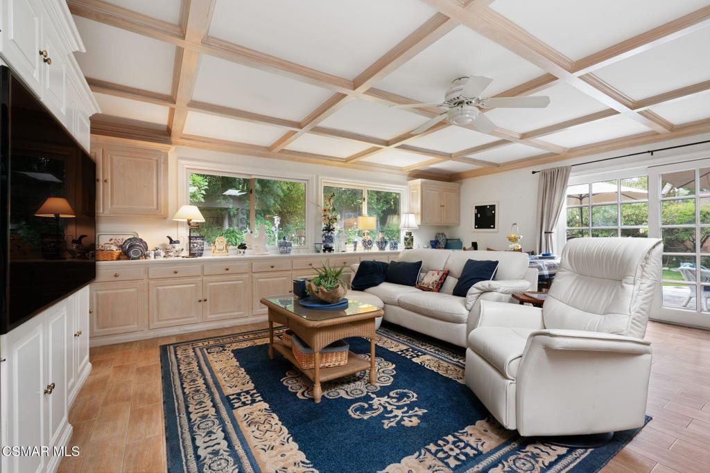 6477 Tamarind Street