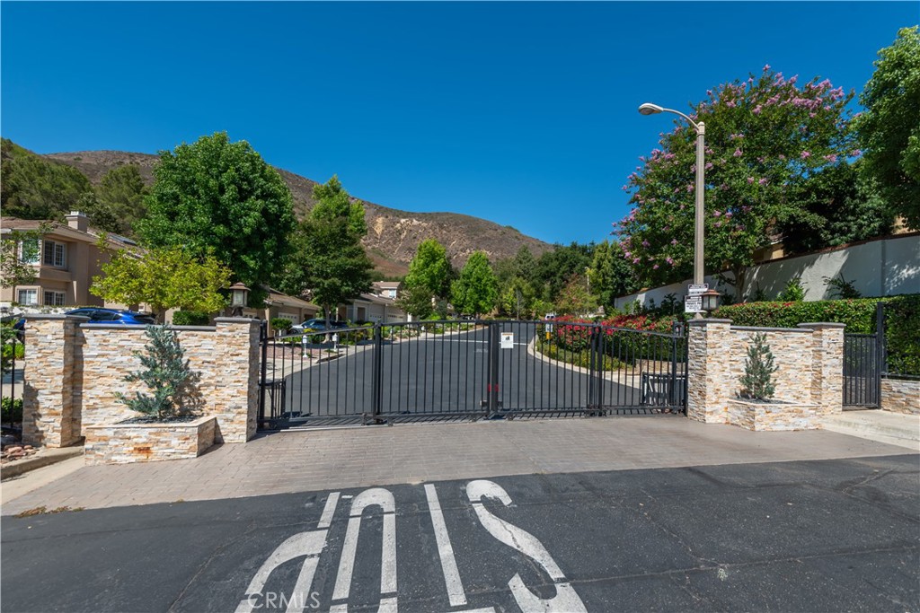 946 Blue Mountain Circle