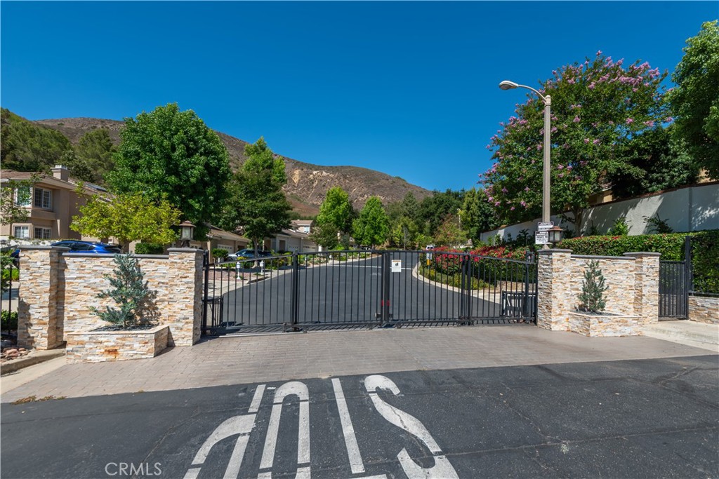 946 Blue Mountain Circle