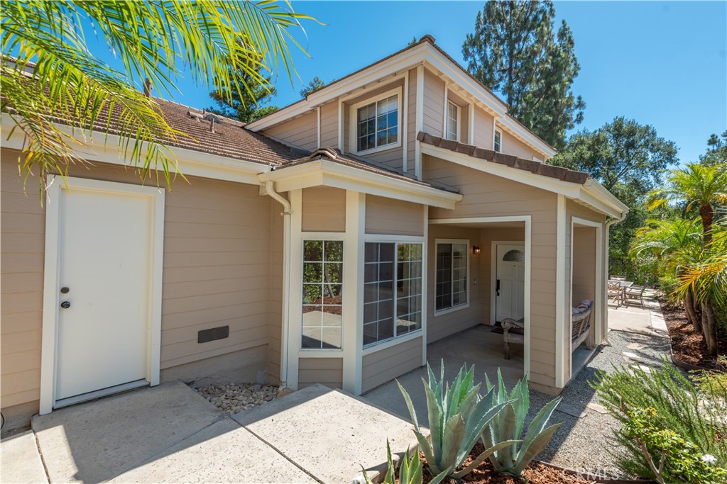 946 Blue Mountain Circle