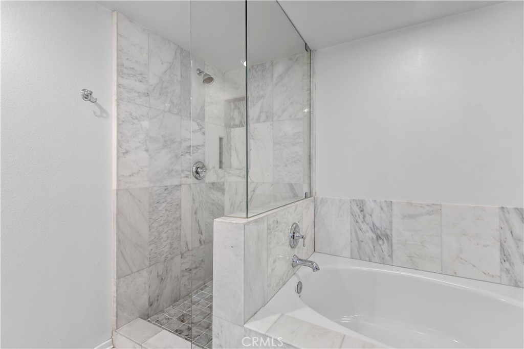 946 Blue Mountain Circle