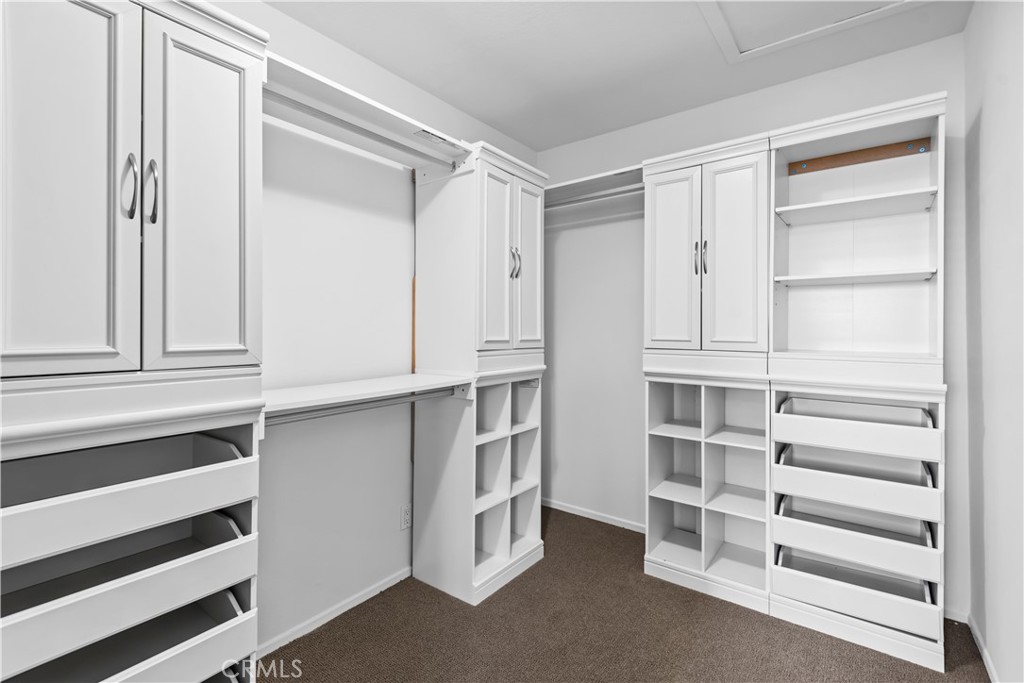 946 Blue Mountain Circle