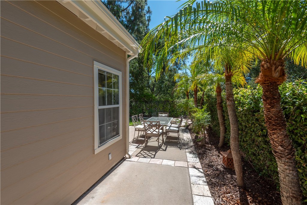 946 Blue Mountain Circle