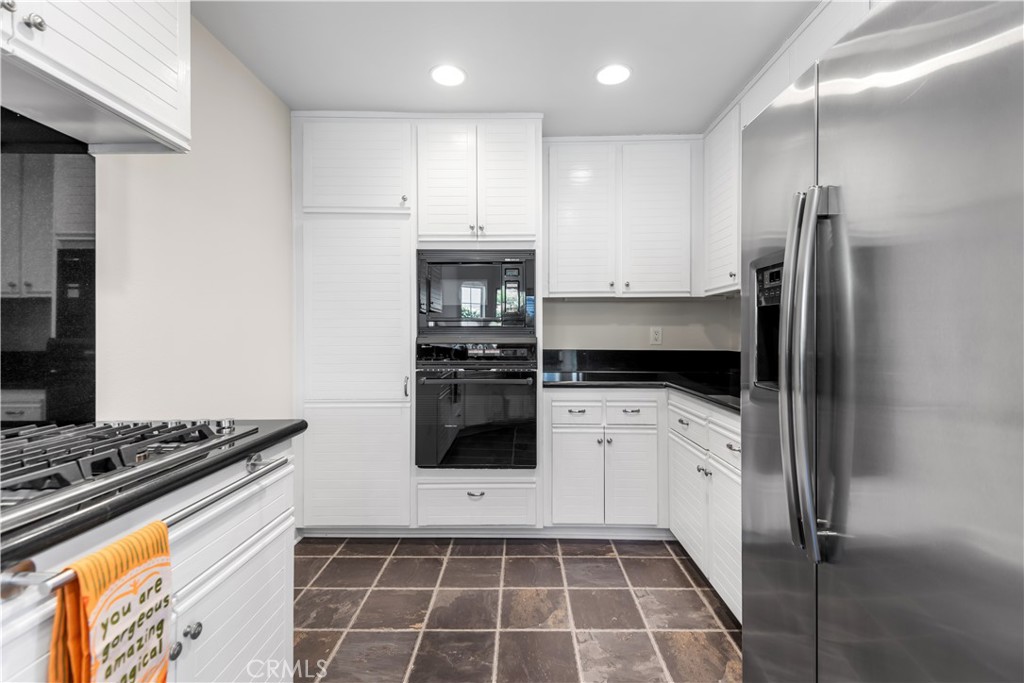 946 Blue Mountain Circle