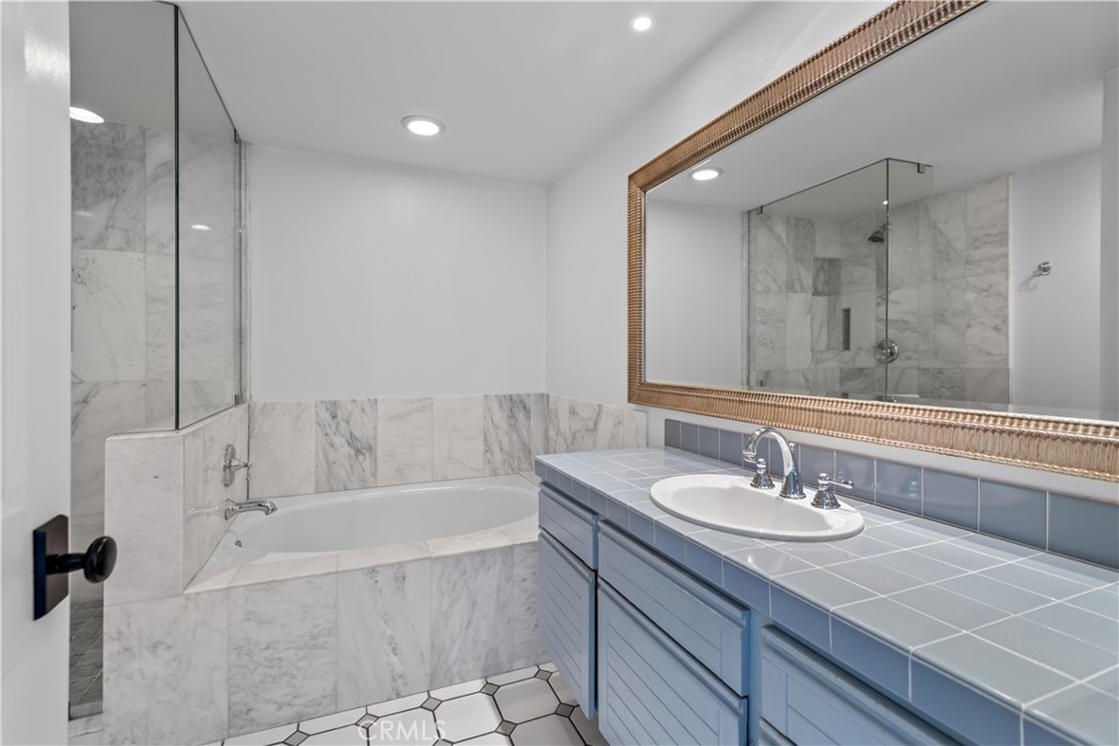 946 Blue Mountain Circle