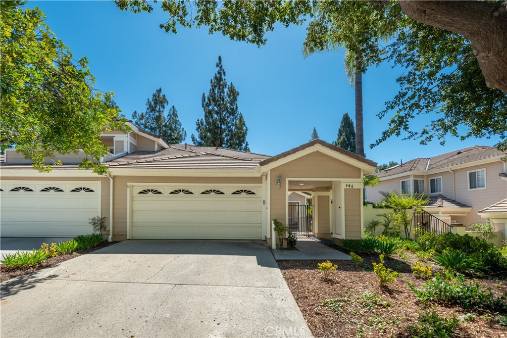 946 Blue Mountain Circle