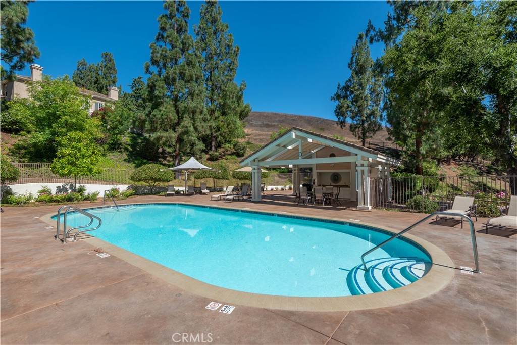 946 Blue Mountain Circle