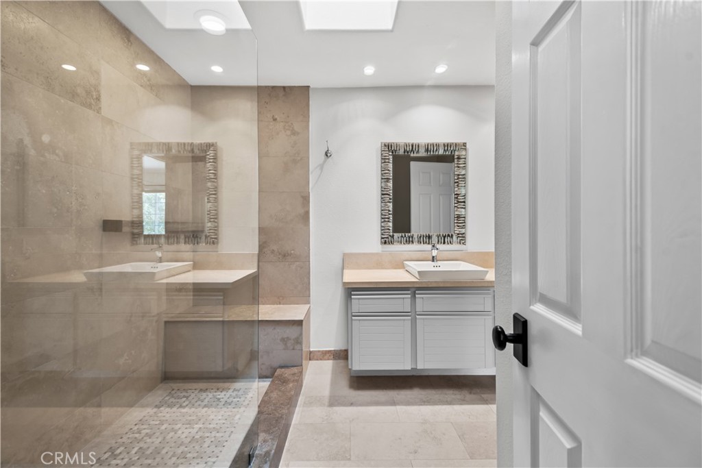 946 Blue Mountain Circle