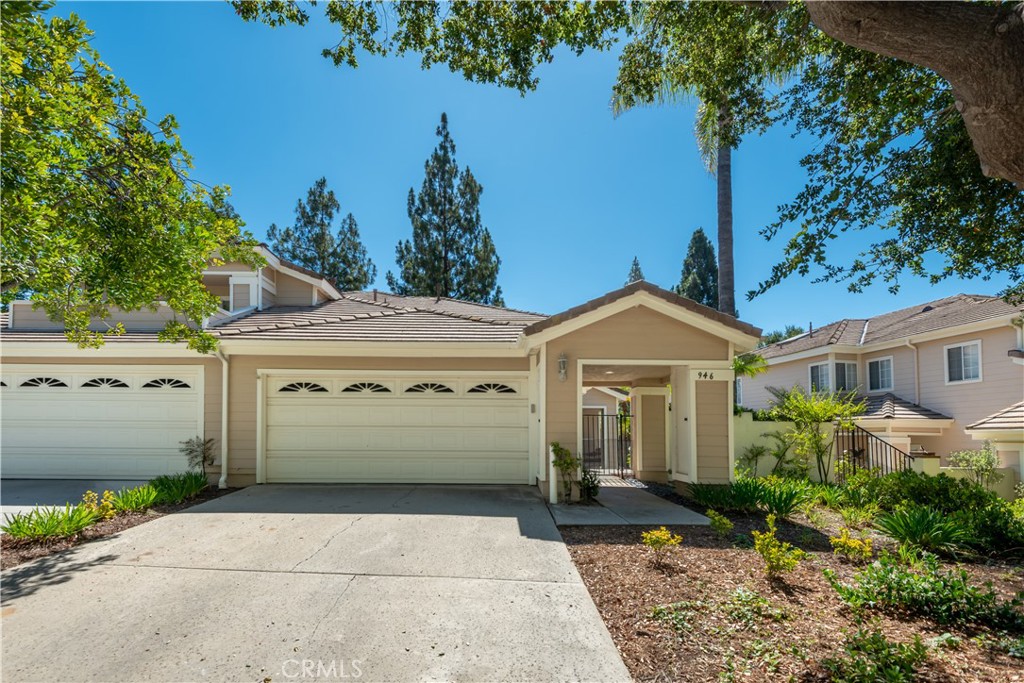 946 Blue Mountain Circle