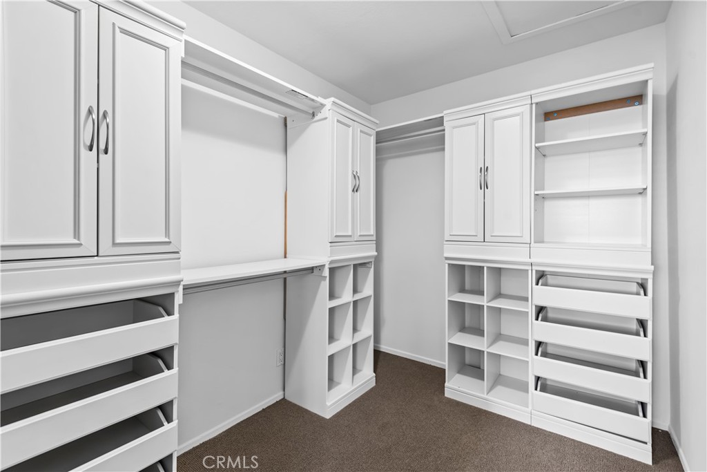 946 Blue Mountain Circle