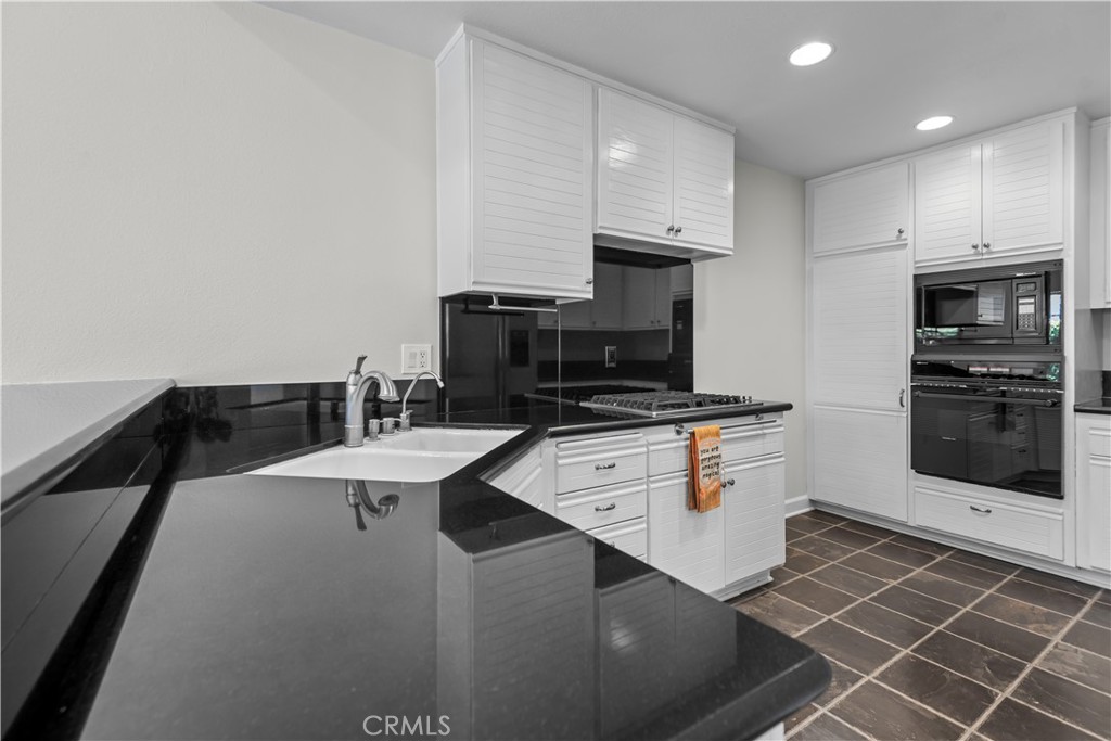 946 Blue Mountain Circle