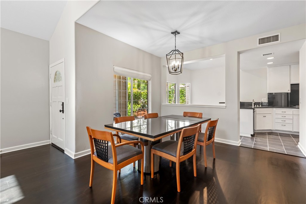 946 Blue Mountain Circle