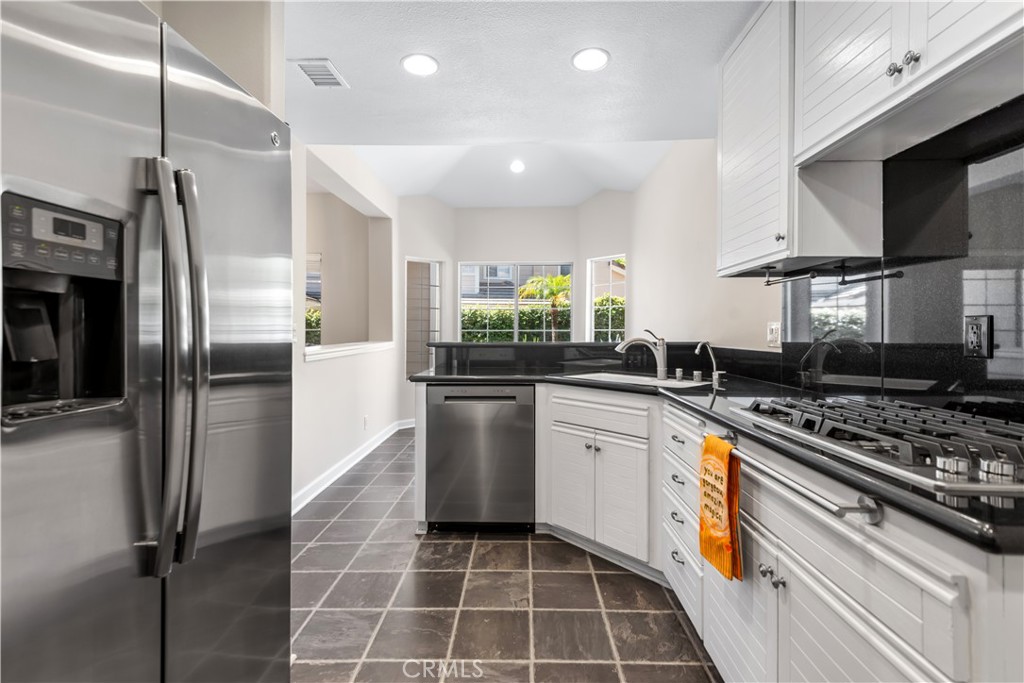 946 Blue Mountain Circle