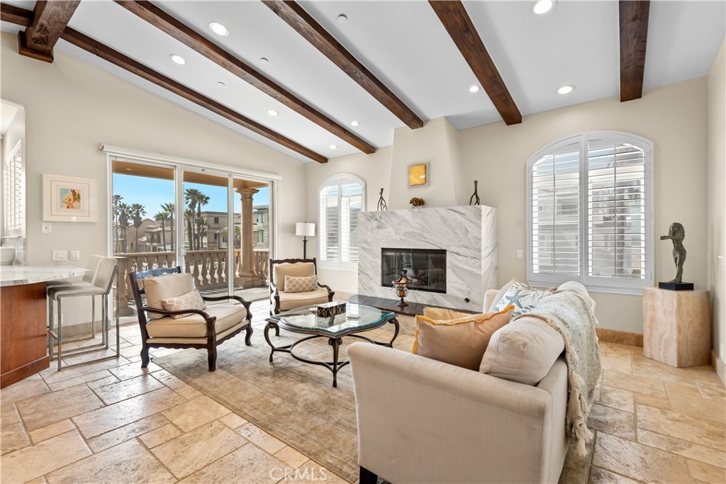 1000 MANDALAY BEACH RD