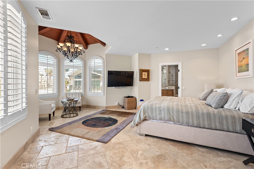 1000 MANDALAY BEACH RD