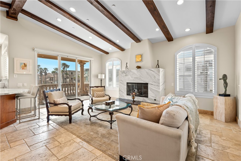 1000 MANDALAY BEACH RD