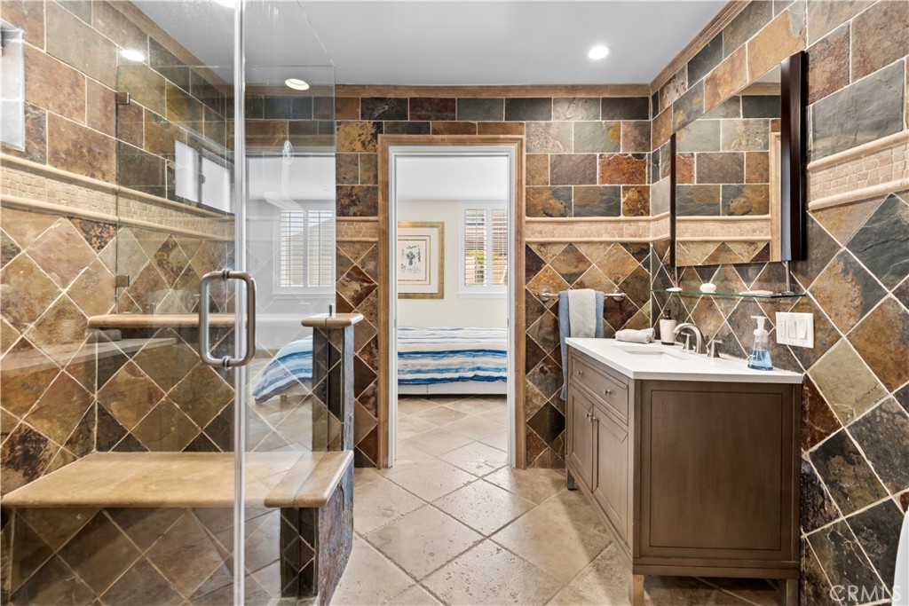 1000 MANDALAY BEACH RD