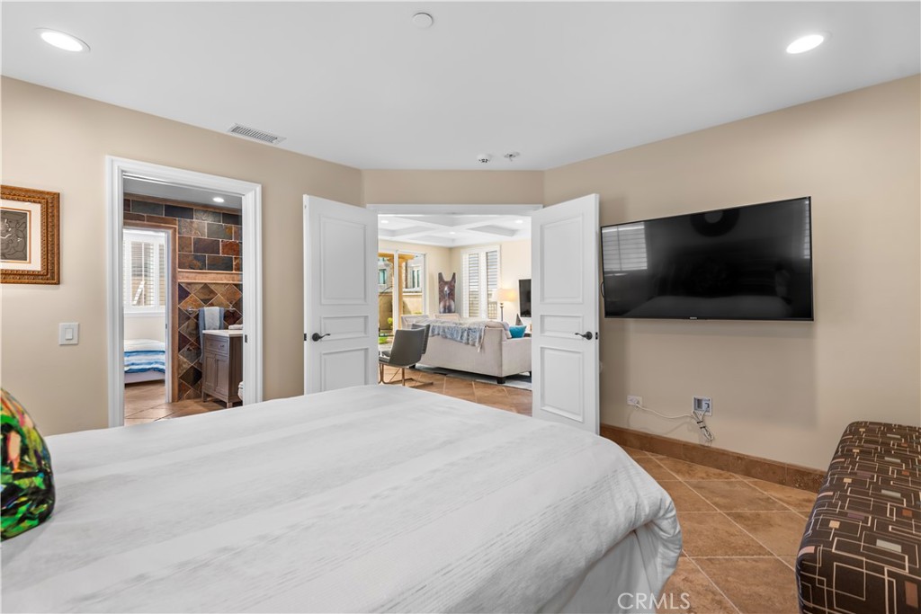 1000 MANDALAY BEACH RD