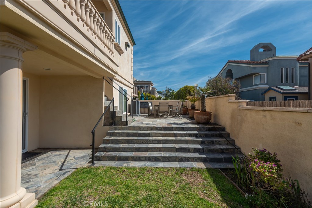 1000 MANDALAY BEACH RD