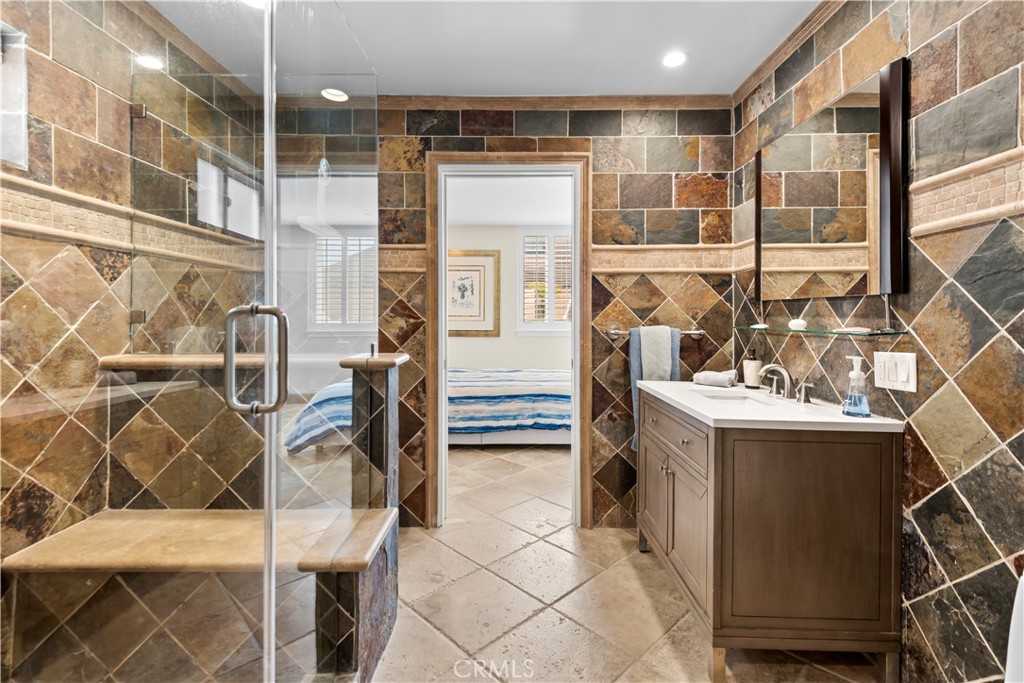 1000 MANDALAY BEACH RD