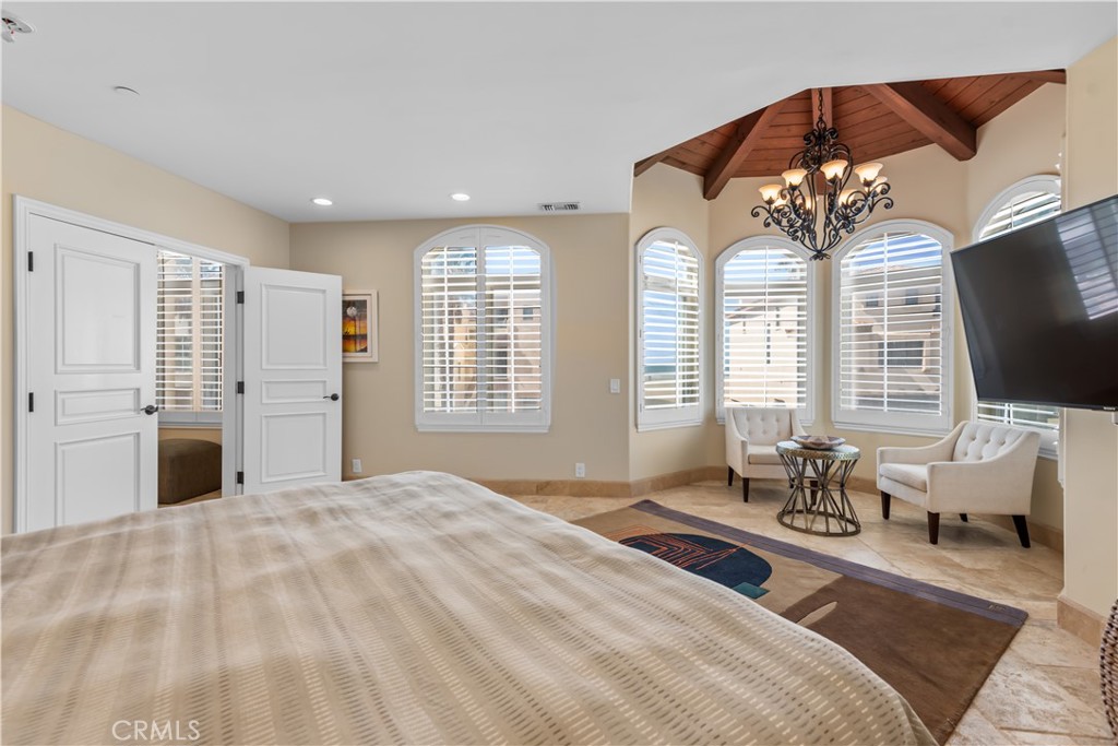 1000 MANDALAY BEACH RD